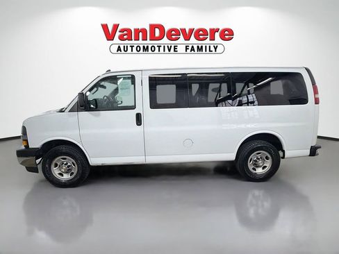 Used 2018 Chevrolet Express 3500 LT w/ LT Preferred Equipment Group RWD image 7