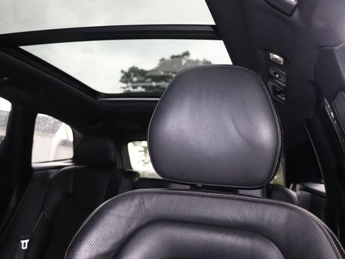 Used 2018 Volvo XC60 T8 R-Design w/ Convenience Package AWD/4WD image 14