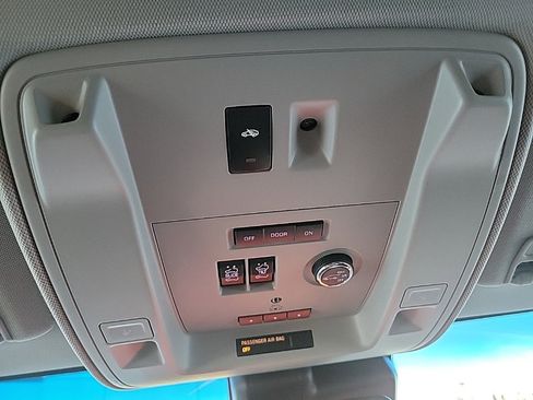 Used 2018 GMC Yukon Denali w/ Denali Ultimate Package image 14