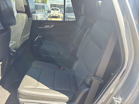 New 2026 GMC Yukon Denali w/ Denali Reserve Package AWD/4WD image 17