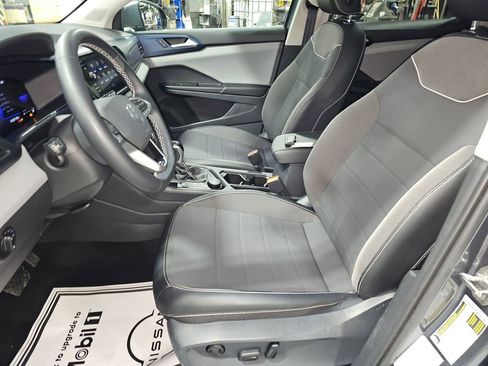Used 2023 Volkswagen Taos SE image 32