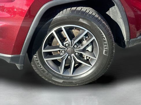 Used 2021 Jeep Grand Cherokee Limited image 32