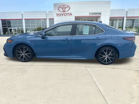 Used 2024 Toyota Camry SE w/ Convenience Package FWD image 2