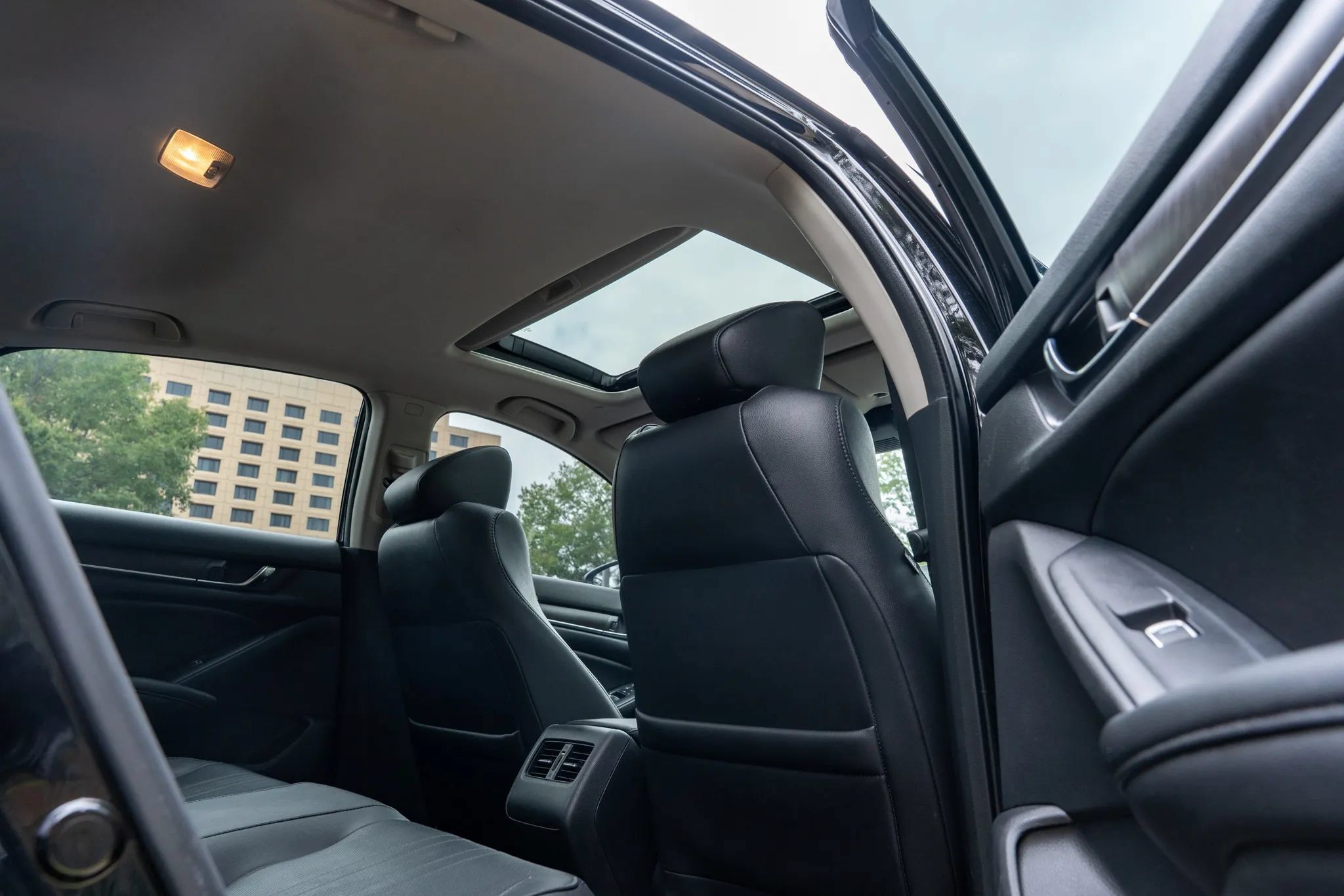 Used 2019 Honda Accord EX-L image 14