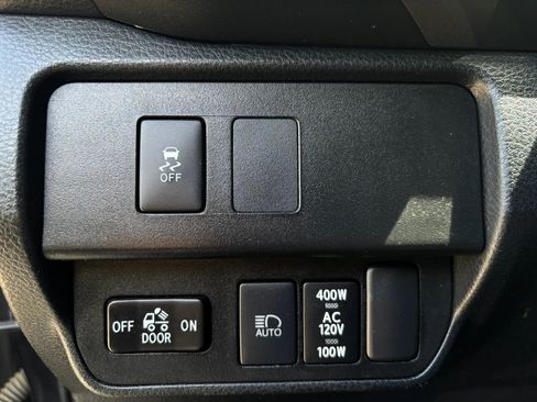 Used 2020 Toyota Tacoma TRD Sport w/ Technology Package image 16