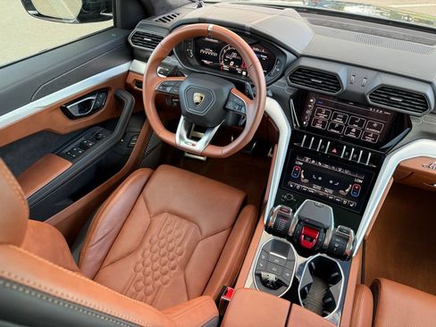 Used 2024 Lamborghini Urus S AWD/4WD image 42