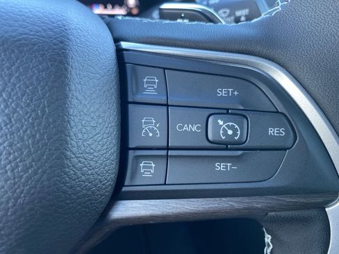 New 2025 Jeep Grand Cherokee L Limited w/ Black Appearance Package image 32