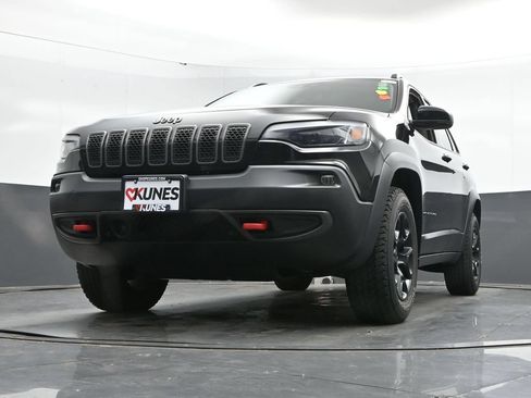 Used 2022 Jeep Cherokee Trailhawk w/ Premium Leather Package AWD/4WD image 45