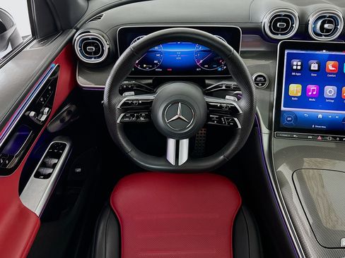 Used 2025 Mercedes-Benz GLC 300 4MATIC image 19