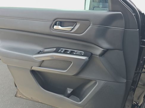 Used 2023 Nissan Pathfinder SL w/ SL Premium Package AWD/4WD image 25