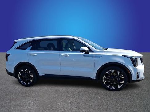 Used 2025 Kia Sorento SX FWD image 3