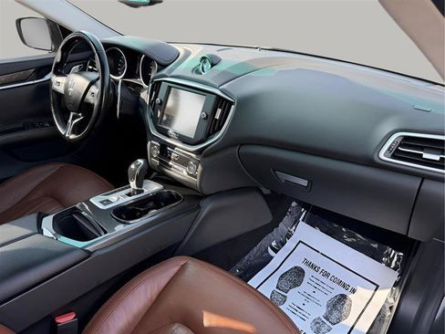 Used 2015 Maserati Ghibli RWD image 27