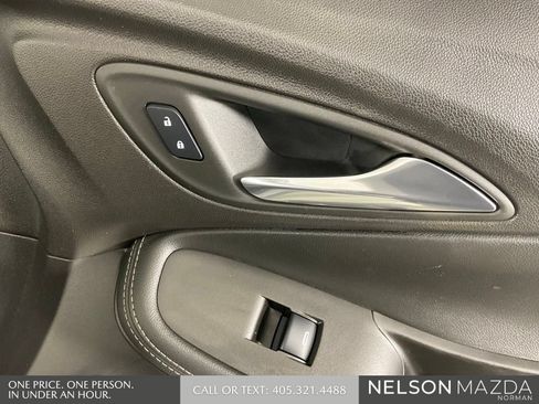 Used 2025 Buick Encore GX Preferred FWD image 22