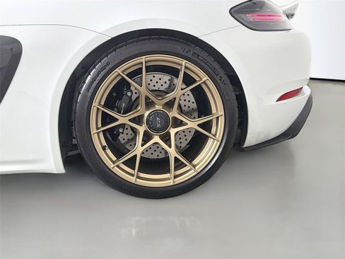 Certified 2025 Porsche 718 Cayman GT4 RS RWD image 12