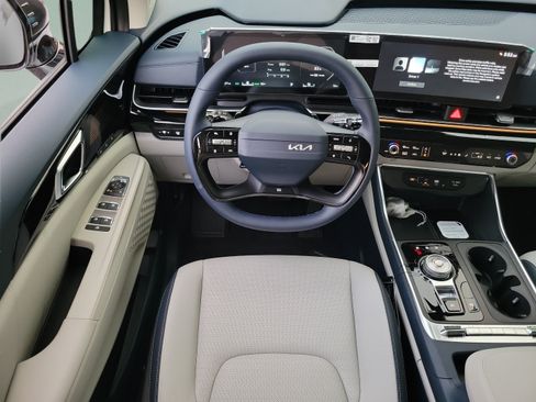 New 2027 Kia Carnival SX Prestige FWD image 8