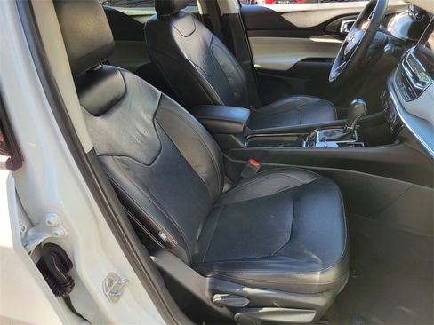 Used 2022 Jeep Compass Limited image 17