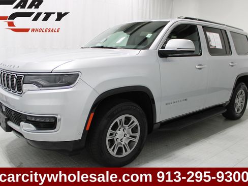Used 2022 Jeep Wagoneer Series I AWD/4WD image 1