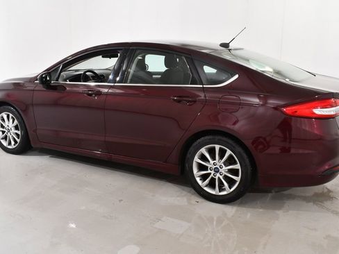 Used 2017 Ford Fusion SE image 15