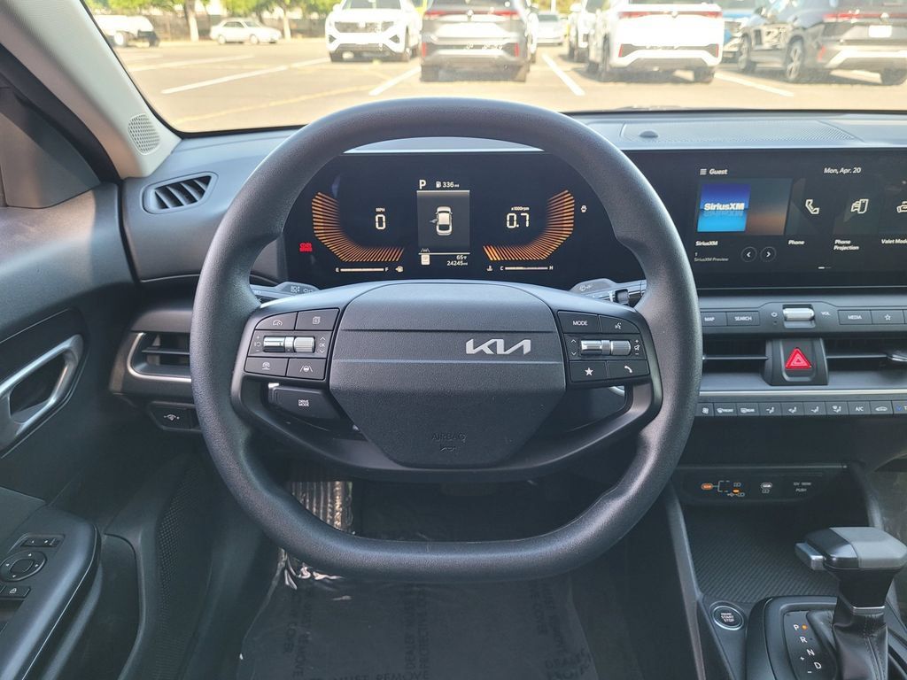 Used 2025 Kia K4 FWD image 17