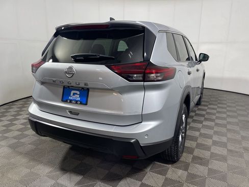 Used 2024 Nissan Rogue S image 7