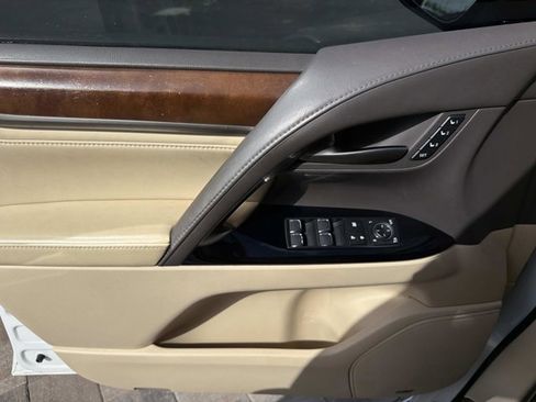 Used 2018 Lexus LX 570 4WD w/ Luxury Package image 9