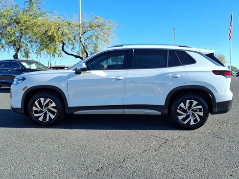 Certified 2025 Volkswagen Tiguan S image 4