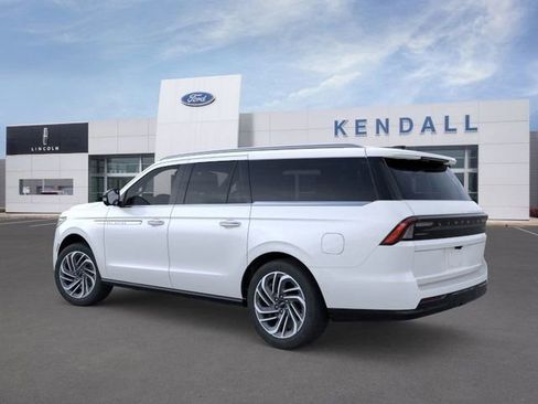 New 2025 Lincoln Navigator L Reserve image 4