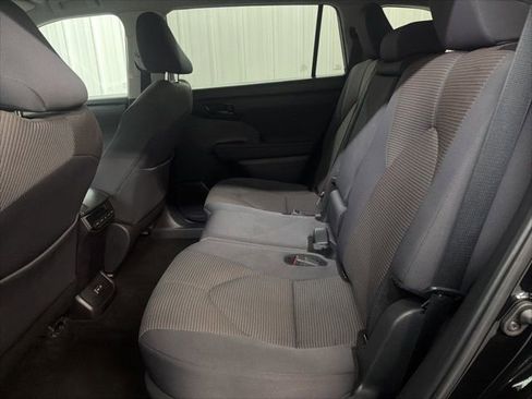 Used 2024 Toyota Highlander LE image 22