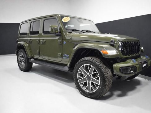 Used 2024 Jeep Wrangler High Altitude AWD/4WD image 7