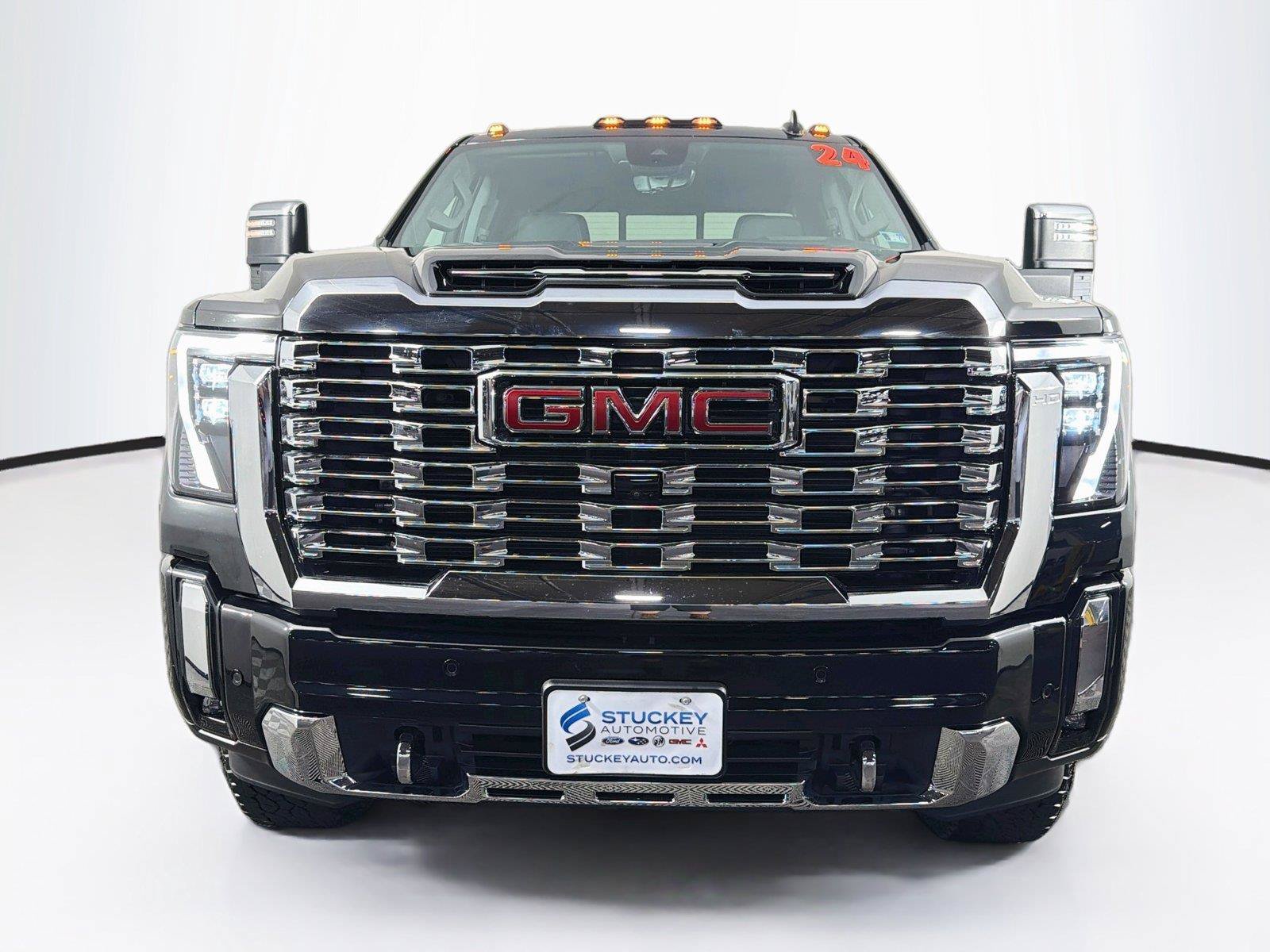 Used 2024 GMC Sierra 3500 Denali w/ Denali Reserve Package AWD/4WD image 6