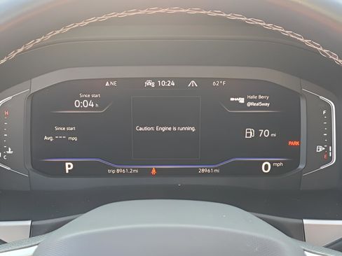 Used 2022 Volkswagen Atlas Cross Sport SE w/ Panoramic Sunroof Package image 21