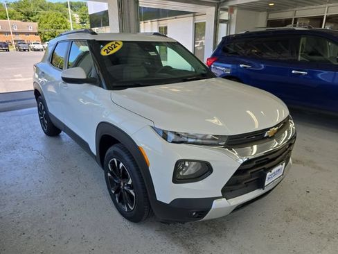 Used 2021 Chevrolet TrailBlazer LT w/ Premium Seating Package AWD/4WD image 7