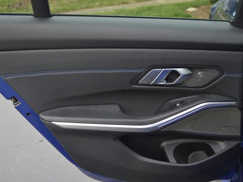 Used 2019 BMW 330i Sedan w/ M Sport Package image 27