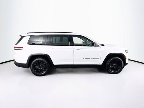 Used 2025 Jeep Grand Cherokee L Altitude image 4