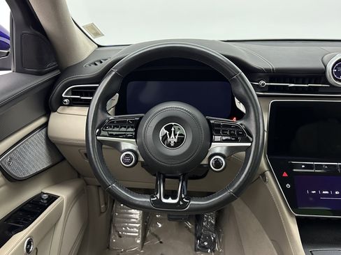 Used 2023 Maserati Grecale GT image 30