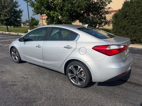 Used 2015 Kia Forte EX w/ Premium Package FWD image 3