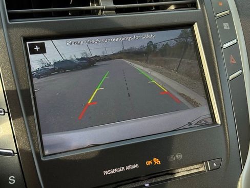 Used 2017 Lincoln MKC Select w/ Select Plus Package image 4