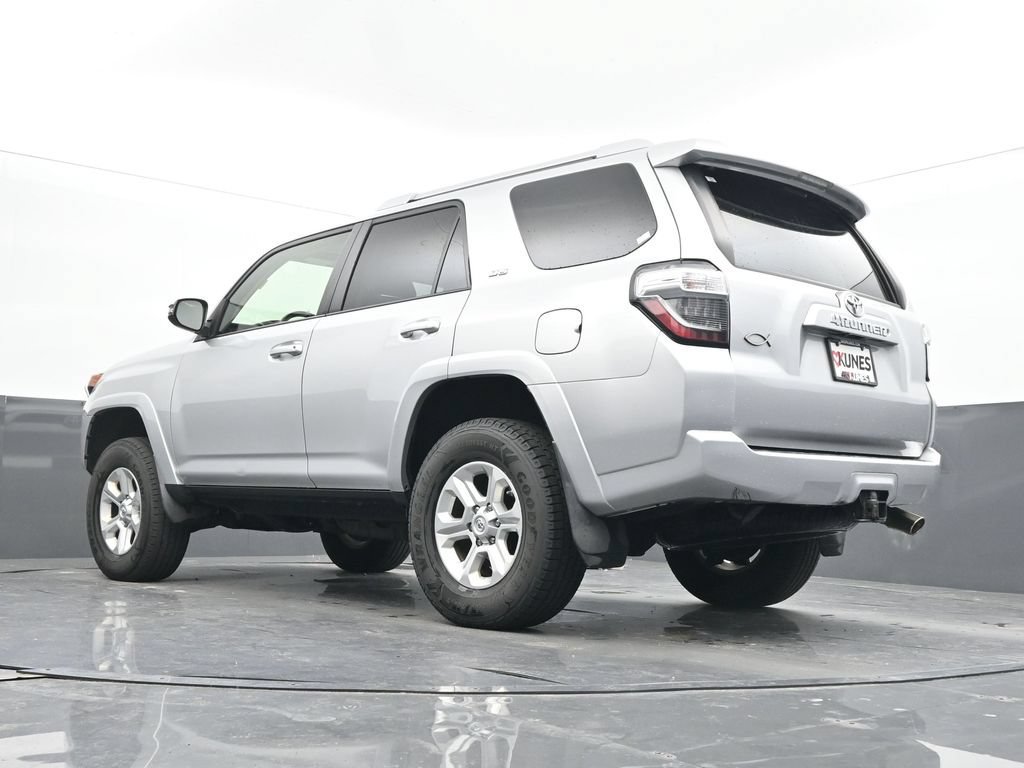 Used 2016 Toyota 4Runner SR5 Premium AWD/4WD image 28