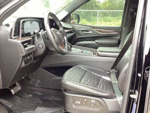 Used 2022 Cadillac Escalade ESV Sport Platinum AWD/4WD image 9