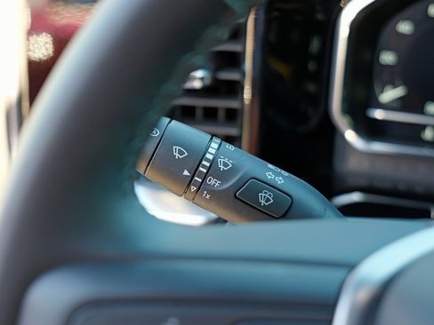 New 2025 GMC Sierra 1500 Elevation image 16