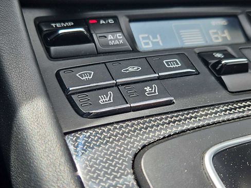 Certified 2019 Porsche 911 Targa 4 GTS AWD/4WD image 30