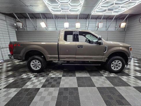 Used 2022 Ford F350 XLT w/ FX4 Off-Road Package AWD/4WD image 10