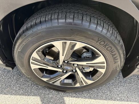 Used 2025 Subaru Crosstrek 2.0i Premium AWD/4WD image 12