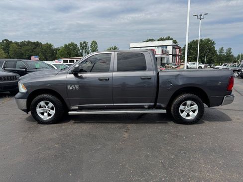 Used 2017 RAM 1500 ST w/ SXT Appearance Group AWD/4WD image 2