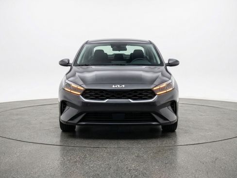 Used 2025 Kia K4 LXS image 2