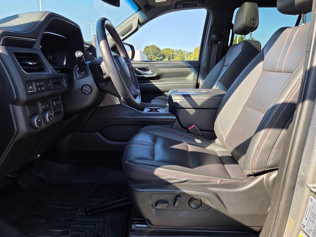Used 2022 Chevrolet Tahoe RST w/ Luxury Package RWD image 5