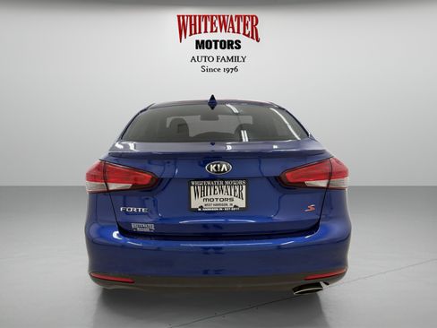 Used 2018 Kia Forte S FWD image 3
