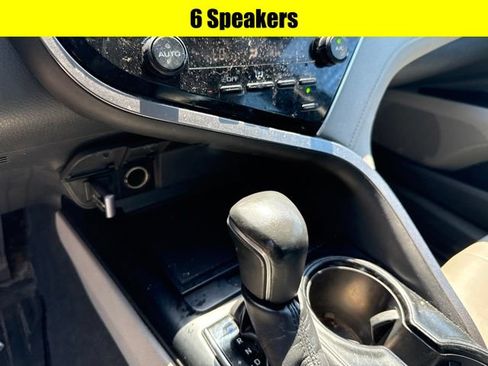 Used 2018 Toyota Camry SE w/ Convenience Package FWD image 9