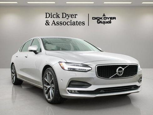 Used 2018 Volvo S90 T6 Momentum w/ Convenience Package AWD/4WD image 1