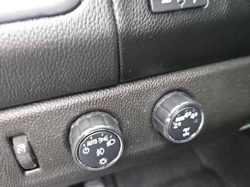 Used 2018 Chevrolet Colorado LT w/ LT Convenience Package image 12